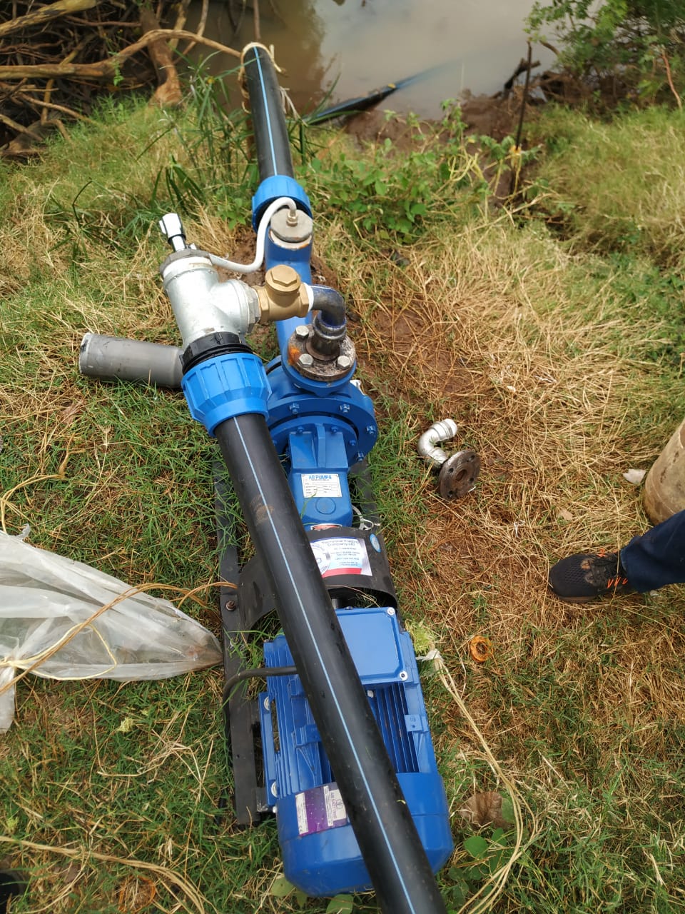 Blue submersible solar pump equipment